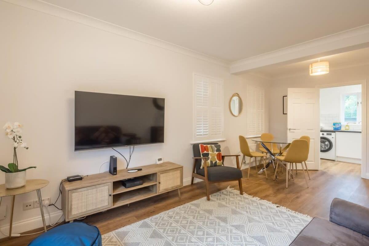 Lovely 1 Bed Apartment With Free Parking & Garden Cambridge Zewnętrze zdjęcie